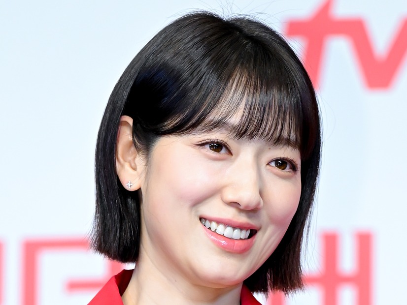 2人目は女の子？“ヨン様”と旅行も目撃された妊娠中の女優パク・シネ、近況写真に推測多数