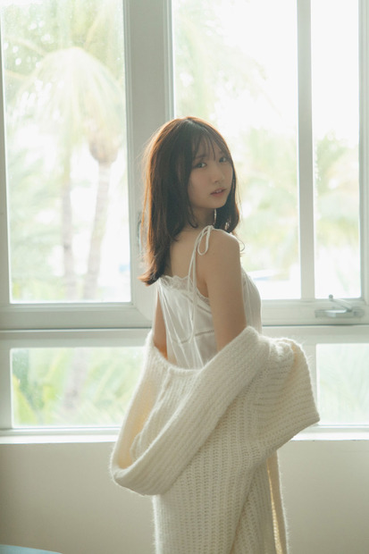 (C)日向坂46 藤嶌果歩 1st写真集『果実の歩幅』/集英社 撮影:菊地 泰久