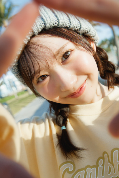 (C)日向坂46 藤嶌果歩 1st写真集『果実の歩幅』/集英社 撮影:菊地 泰久