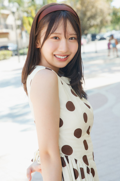 (C)日向坂46 藤嶌果歩 1st写真集『果実の歩幅』/集英社 撮影:菊地 泰久