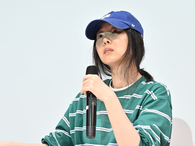 私服姿が度々話題になるミン・ヒジン、今度は“ボトムス失踪”スタイル？笑顔の近況に注目