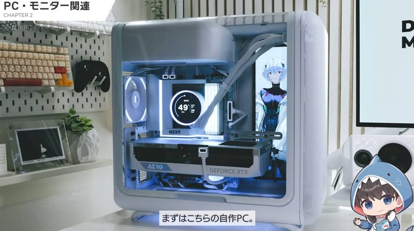 PCケース内に縦長モニターを追加した遊び心（C）めてお / Meteor