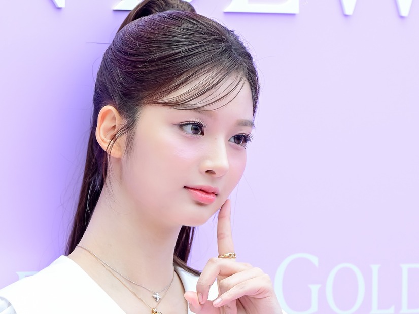 「無宗教だけど全部の神様に祈る」 日本デビュー控えたNMIXX・ソリュンの“一言”が240万回表示、なぜ刺さった？