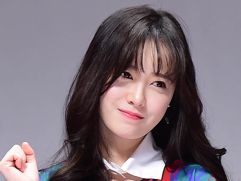 高すぎる？約5万円の“手作り万年筆”を販売し物議…韓国版『花男』女優、強気な価格設定に賛否の声