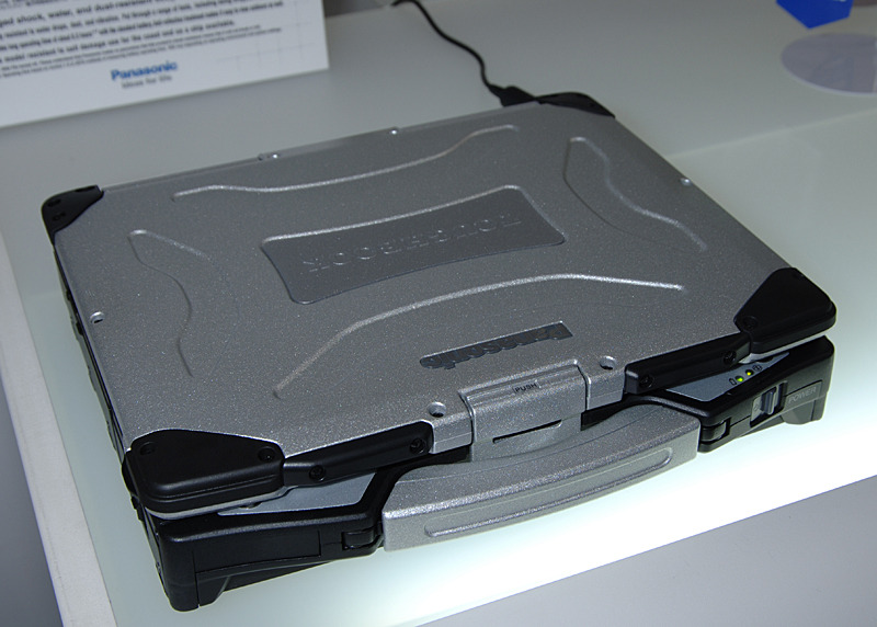頑丈設計ノート「TOUGHBOOK」