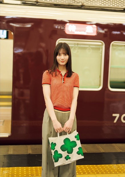 小坂菜緒　B.L.T.10月号（東京ニュース通信社）