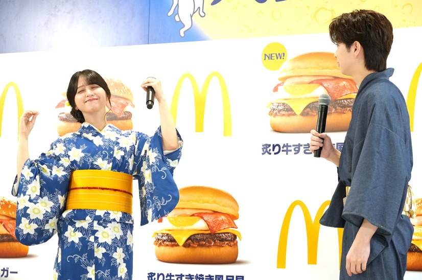 佐々木舞香、塩﨑太智【撮影：小宮山あきの】