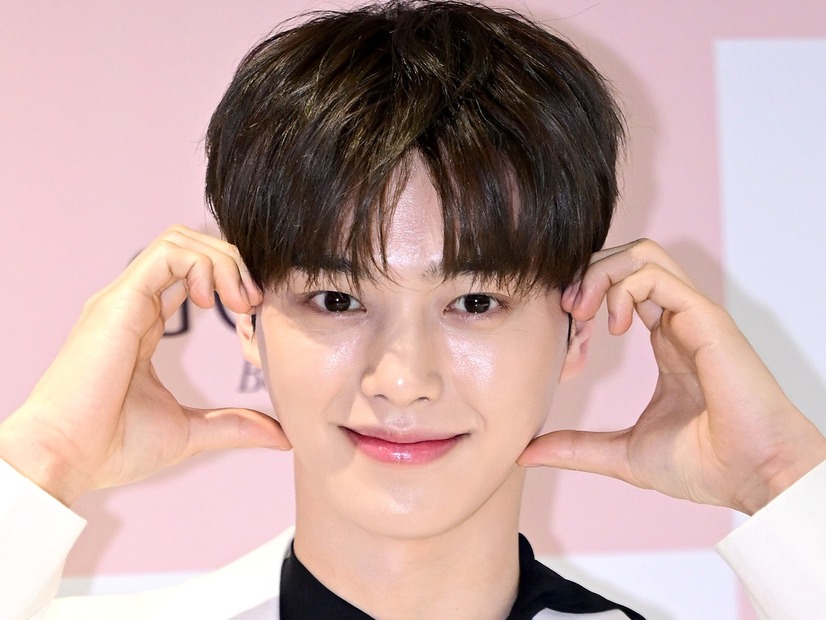実はアイドルのオファーを受けていた！俳優ソン・ガン、“センター顔”と絶賛も断った理由とは