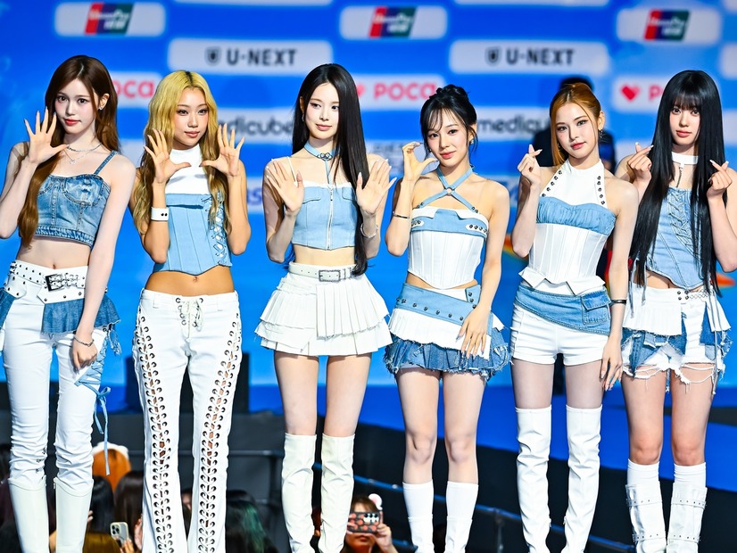 日本デビューで注目度急上昇のizna、新宿イベントにサプライズ登場！大型ビジョンで新曲MV初公開