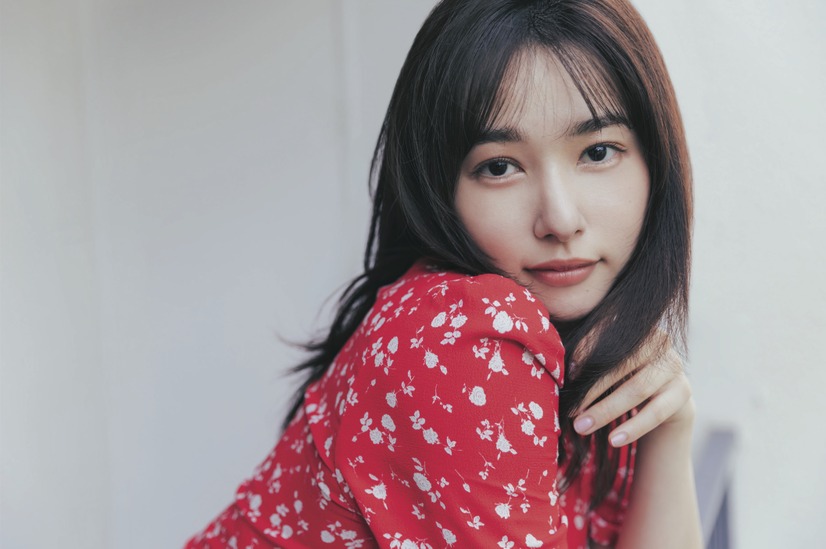 「桜井日奈子2027カレンダーブック」（東京ニュース通信社刊）