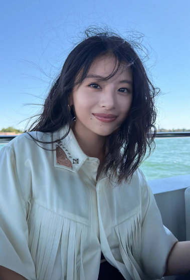 （写真はから出口夏希のInstagram）※所属事務所に掲載許諾をもらっています
