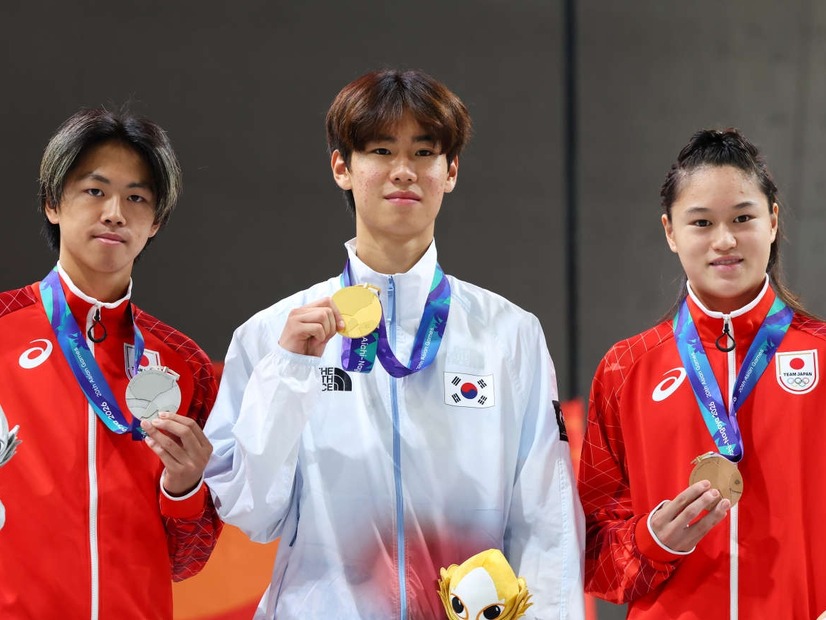 強豪揃いの日本を抑え、韓国スケボー史上初の金！ケガを乗り越えた17歳カン・ジュニが涙【アジア大会】