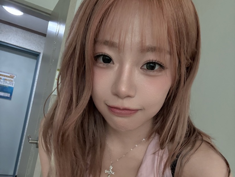 日本のトップAV女優も「デビューして」と称賛、元K-POPアイドルがボリューム際立つ姿で魅了