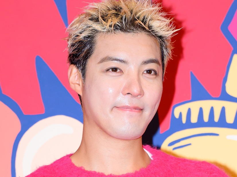 ポケカ2枚で約770万円…“日本出身”韓国タレントが驚きの爆買い　約28億円の超高額カードとも対面