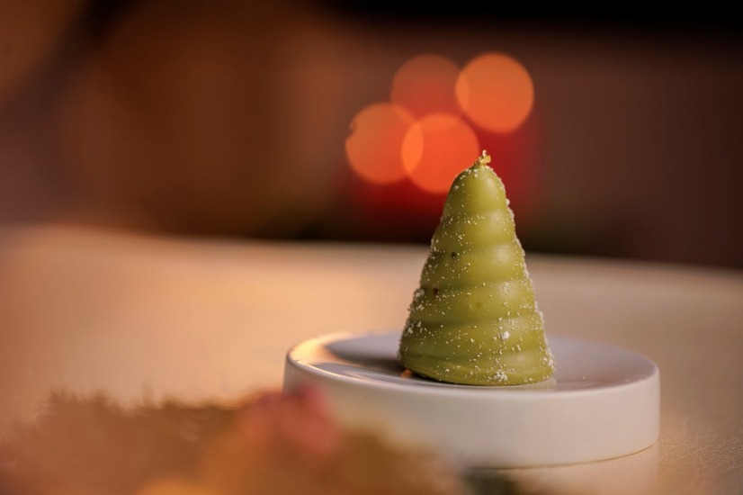 クリスマスツリーをかたどったピスタチオのスイーツ