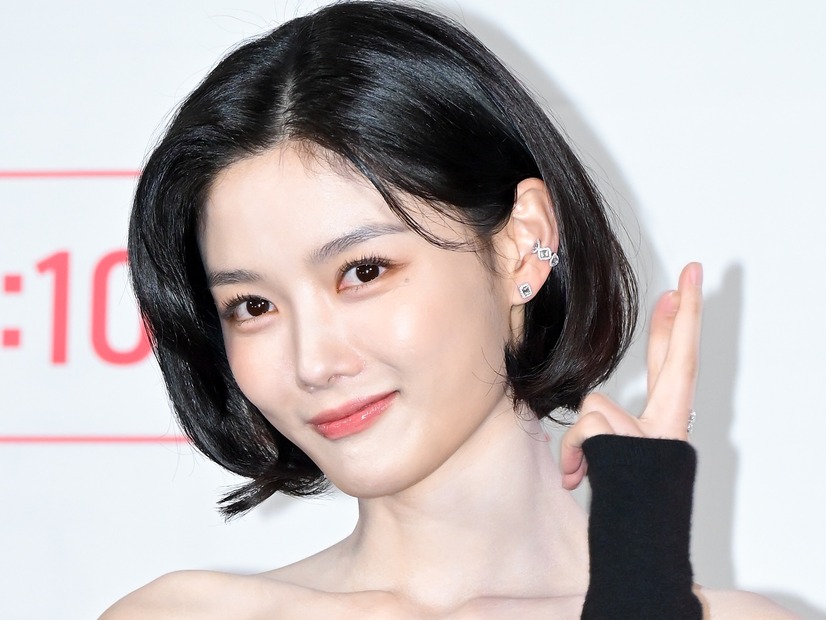 『トンイ』名子役キム・ユジョン、“胸元ギリギリ”ドレスで大人の色香…透き通るような色白肌に釘付け