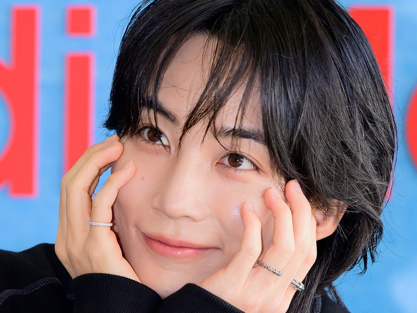 発光してる…SEVENTEEN・ジョンハン、“うさ耳ポーズ”で愛らしさたっぷり！イベントに登場
