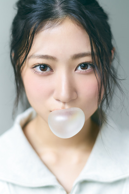 乃木坂46・6期生グラビア企画「Nogizaka Colors」第8弾、川端晃菜が登場！