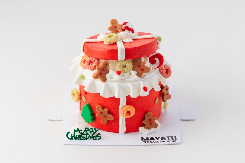 〈MAY6TH〉 Christmas Surprise Box (クリスマスサプライズボックス) 7,344円 約径10.5cm、高さ13cm【限定数50】酒不使用　©2026 glimmer globe Harada Atsuko