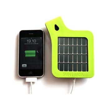 「Solar Strap for iPhone」の充電イメージ（iPhoneは別売）