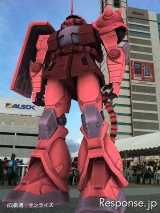 ガンダム 東静岡の実物大ガンダムに赤いシャア専用ザクがARで登場