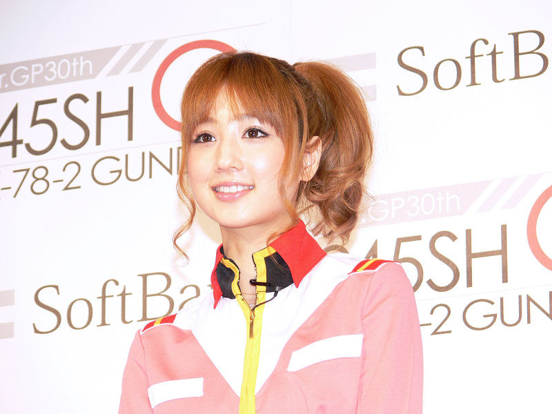 連邦軍の制服姿で登場したゆうこりん