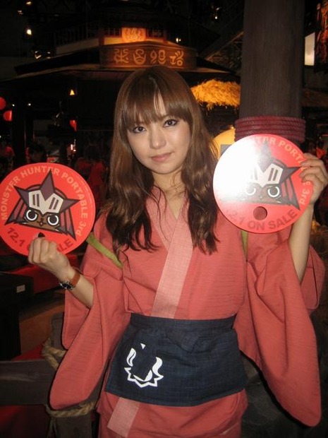 【TGS 2010】かわいいコスチュームが目白押し ― コンパニオン特集その1 【TGS 2010】かわいいコスチュームが目白押し ― コンパニオン特集その1