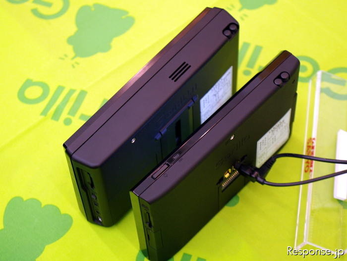 三洋電機 従来モデル（左）に比べて、大幅な薄型化に成功した