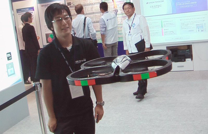 「AR.Drone」のデモ