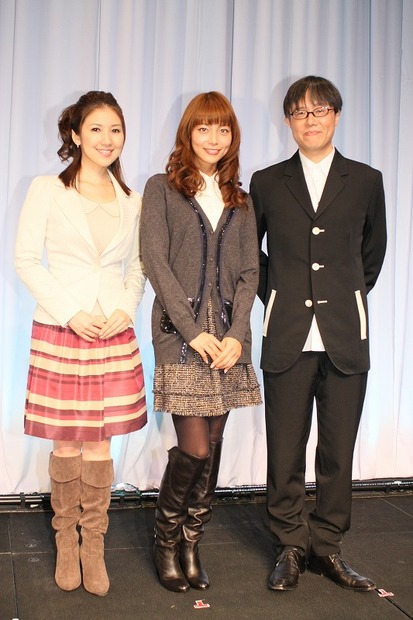 左から番組アシスタントの青木真麻さん・相武紗季さん・MCの沢田康彦さん
