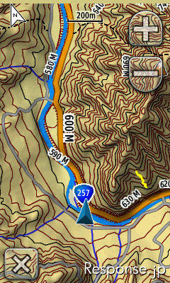 山岳地帯での地図表示。陰影のついた色彩が非常に見やすく、2D表示でも立体的な地形の様子が分かりやすい。 GARMIN Oregon450TC