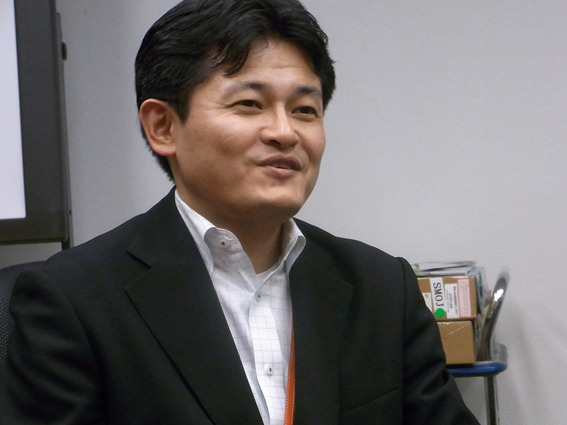 「ウォークマン」など、AV系製品担当の岩田真一氏（リテールビジネス部門リテールマーチャンダイズ部 MD2課 統括課長）