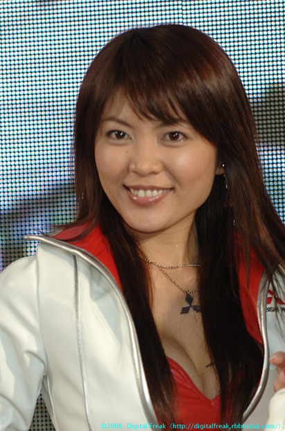 　東京オートサロン2006のコンパニオン写真集第12弾は、三菱ブースから。