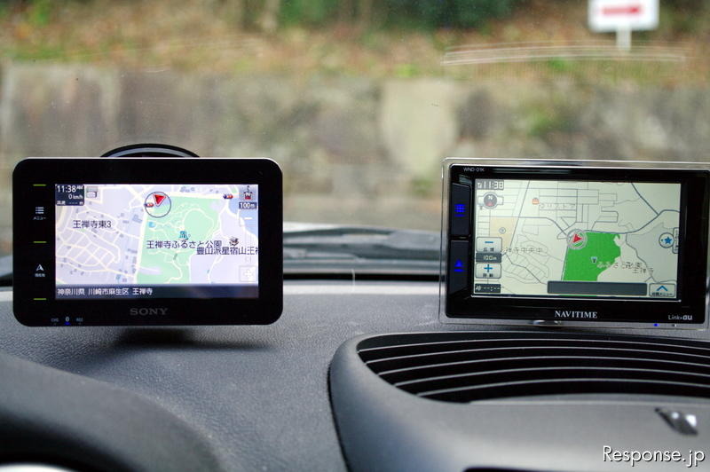 ナビタイムジャパン ソニー nav-u NV-U76VT（左）とナビタイムジャパン CAR NAVITIME WND-01K
