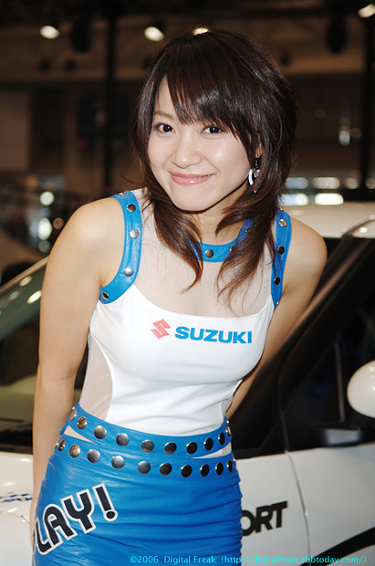 　東京オートサロン2006のコンパニオン写真集第14弾は、スズキブースから。