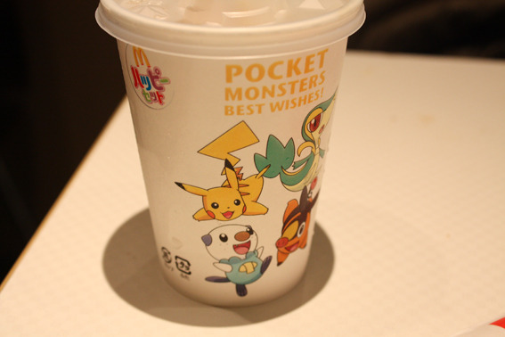 ジュースのコップもポケモン仕様