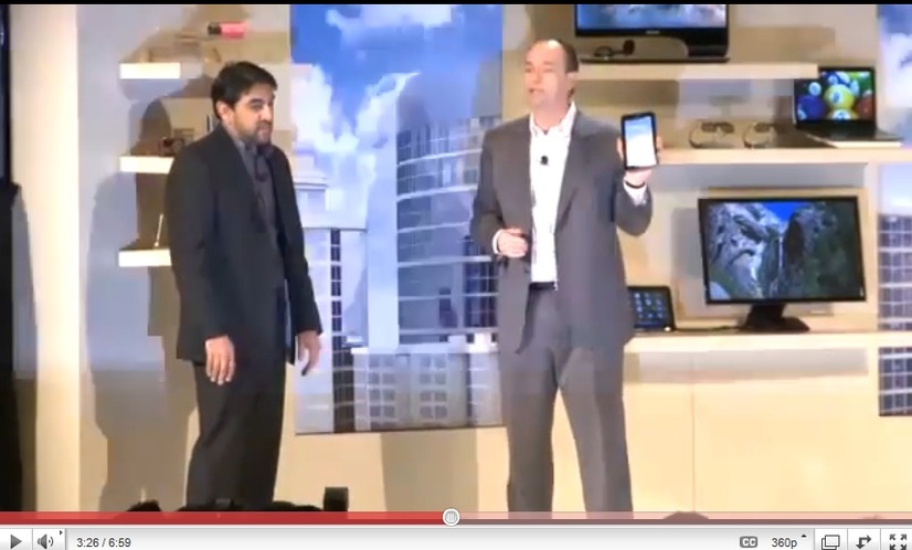 「GALAXY Tab」のWi-Fi版が第1四半期にリリース。左がOmar Khan氏