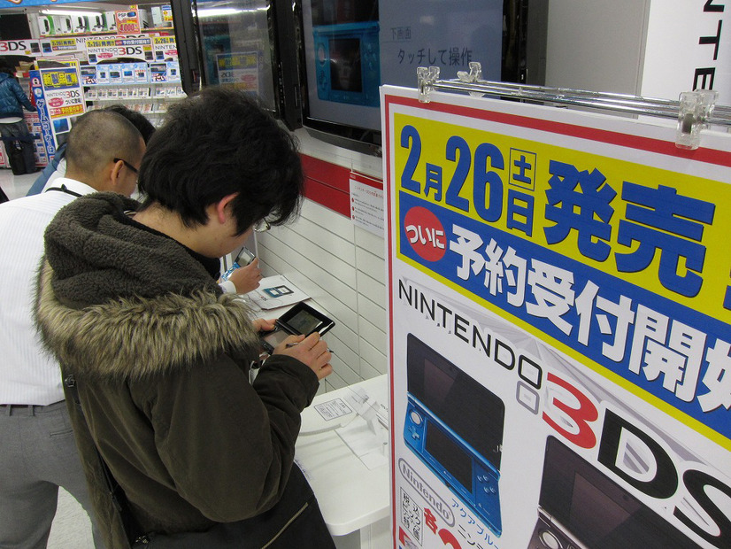 体感コーナーに集うユーザー