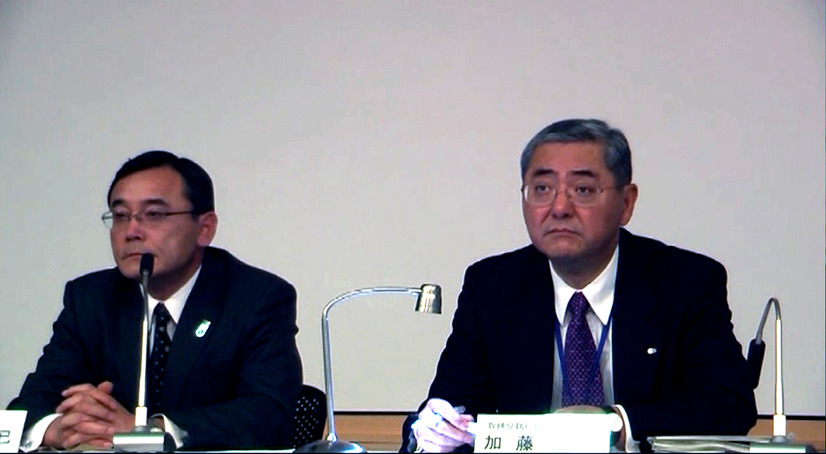 富士通代表取締役社長 山本正巳氏（左）と、取締役執行役員専務 加藤和彦氏（右