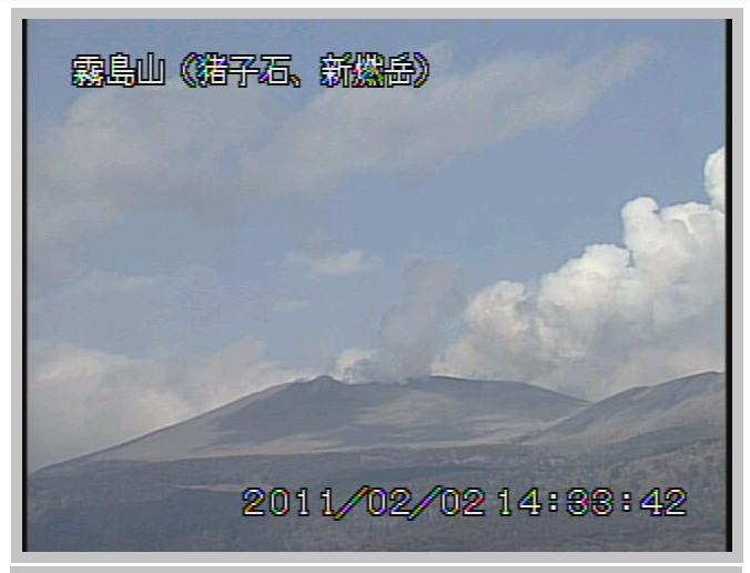 気象庁の火山カメラ画像。静止画だが2分ごとに更新されている