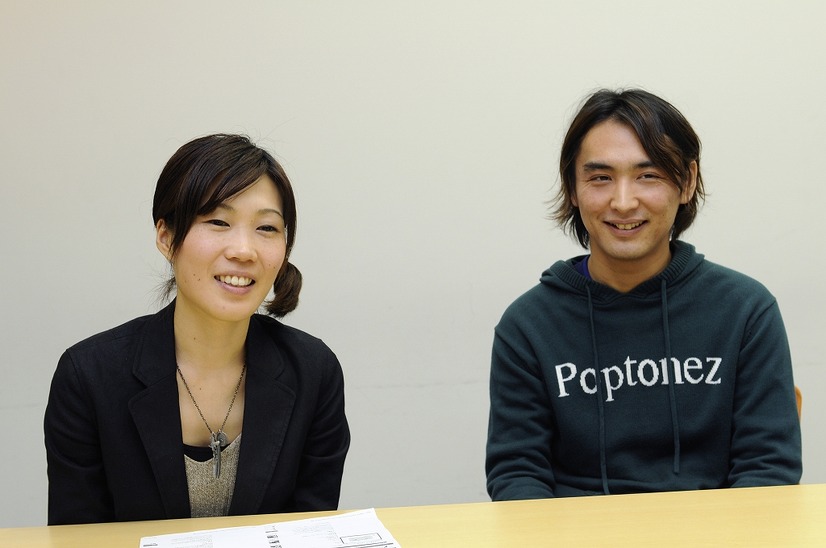KDDI マーケティング本部 宣伝部 コミュニケーション戦略部1グループ 課長補佐 吉村桃子氏と、博報堂　エンゲージメントビジネスユニット エンゲージメントプランニング局 インタラクティブプランニング一部　インタラクティブプラナー　林 智彦氏