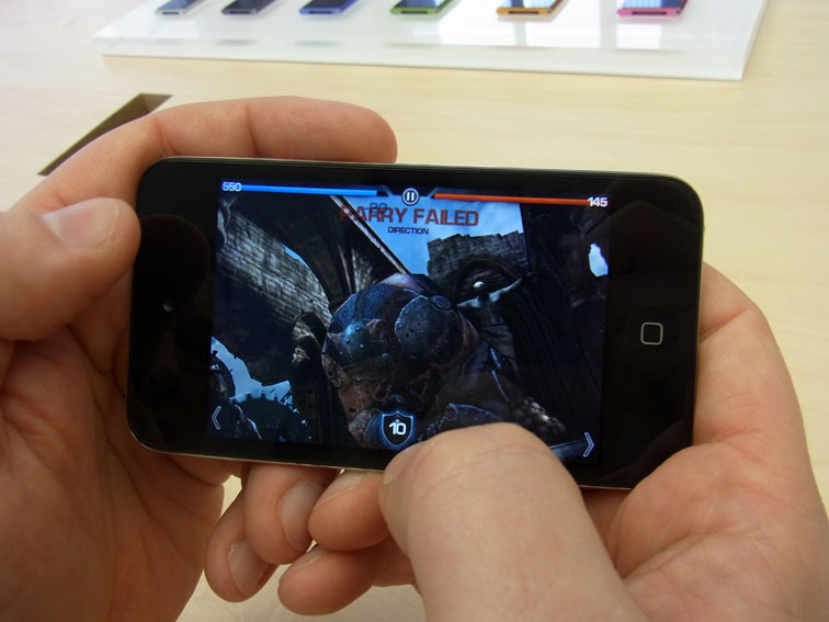 高精細なRetinaディスプレイに映える「Infinity Blade」のグラフィック