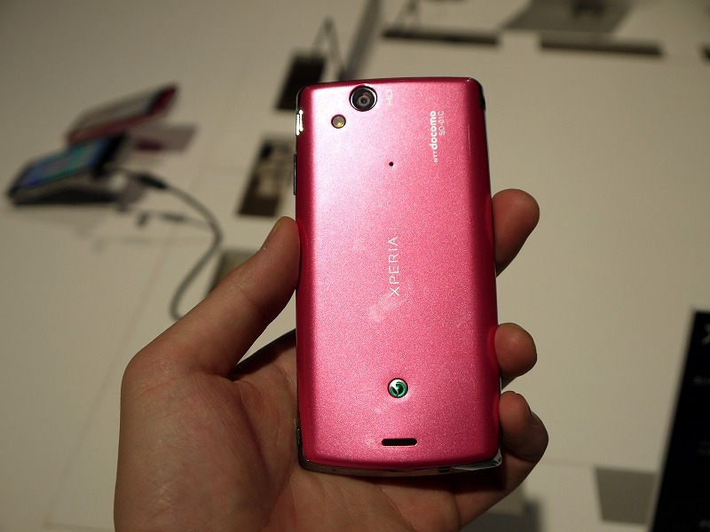 Xperia arc SO-01C「Sakura Pink」