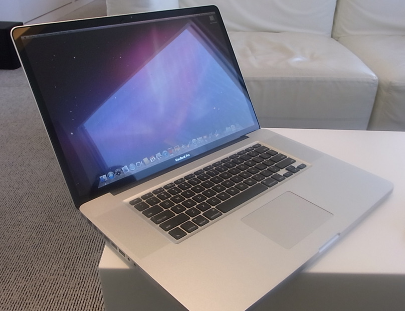 新型MacBook Pro（17型）