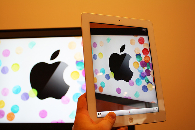 iPad 2に新搭載のカメラで動画撮影（背面カメラ使用）
