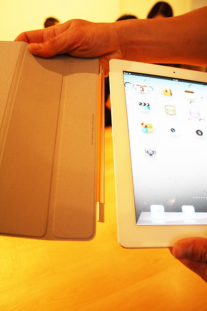 「Smart Cover」の装着