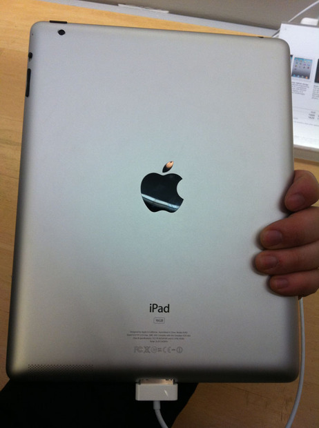 米国におけるiPad 2販売開始の様子