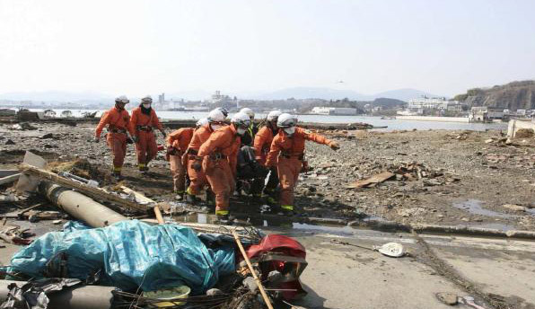 3月13日浪板一丁目付近で逃げ遅れた人をハイパーレスキューが救出