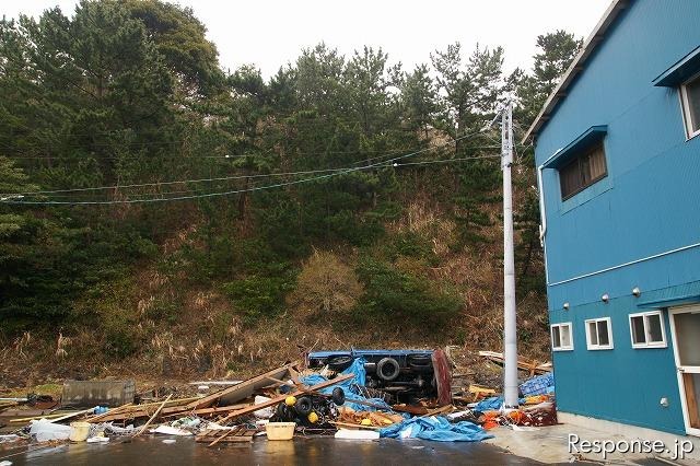 東日本大震災 田代島 電柱の一番上で津波に耐えた 東日本大震災 田代島 電柱の一番上で津波に耐えた