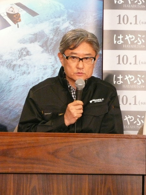 堤幸彦監督「子供のころから宇宙への憧れを引きずってきた。やっと仕事と自分の楽しみが一致した現場になって嬉しい」